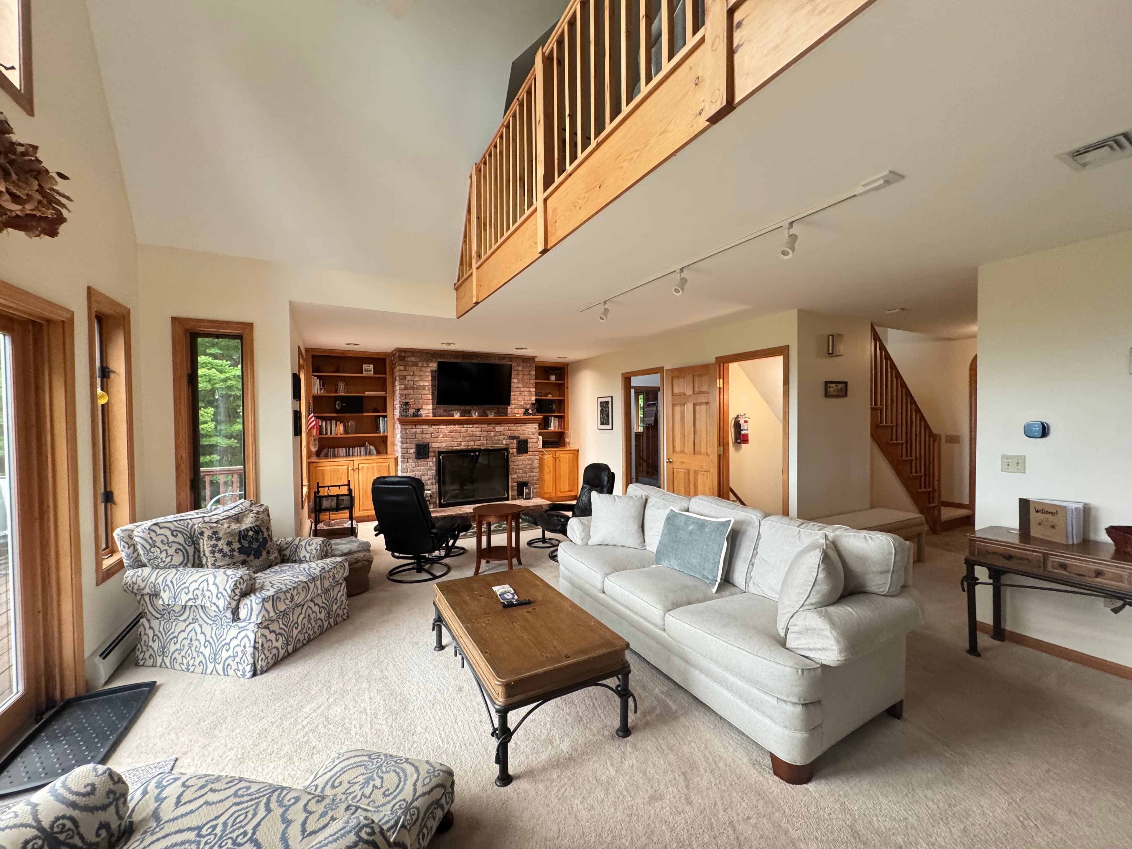 VelocityMaid vacation rental living room in Ludlow, VT